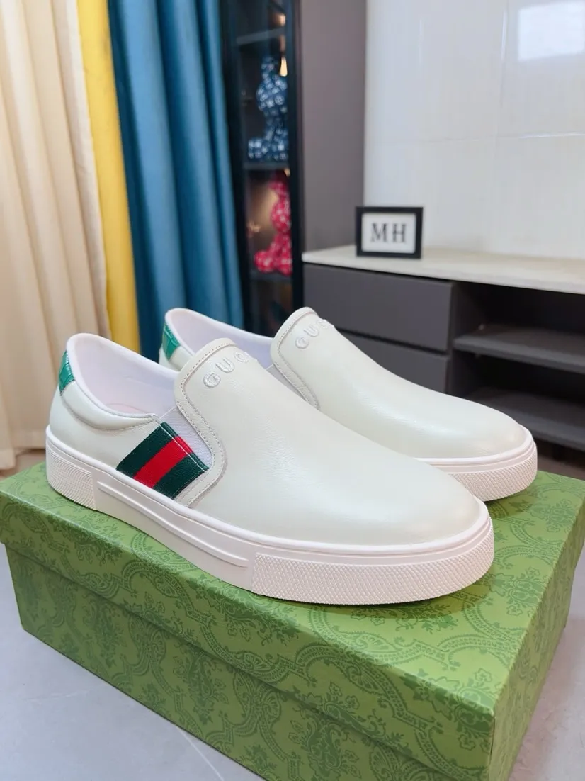 Men's shoes 💰458🌹🌹GUCCI [Gucci] New high-end brand of men's shoes, the latest fashionable casual men's shoes, trendy and versatile, relaxed and sporty style, uppers imported from Italy, first-layer cowhide, genuine leather lining, and ultra-fine workmanship. Original personalized fashionable rubber wear-resistant outsole, light and comfortable on the foot, size 38-44